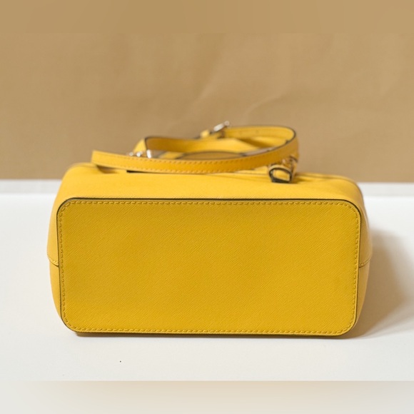 Michael Kors Jet Set Travel XS Tote Shoulder Bag Yellow Citrus - Picture 7 of 15